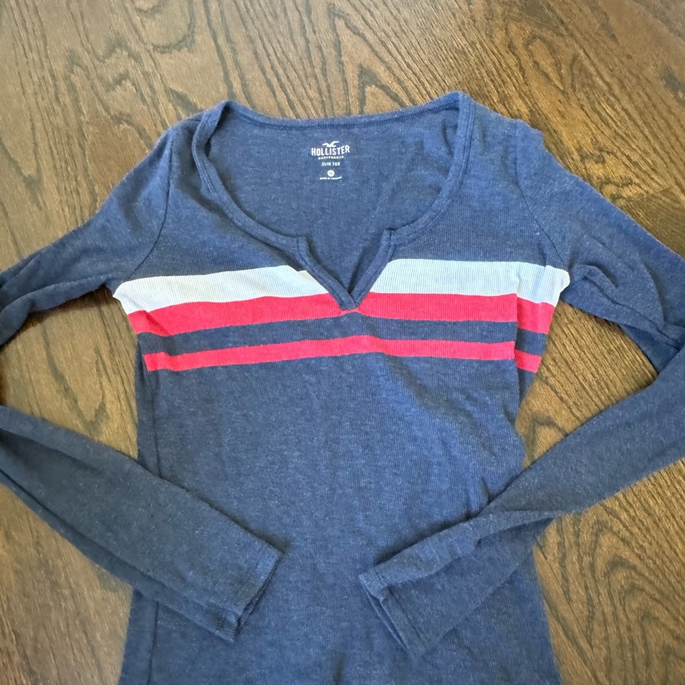 Ribbed notch tee